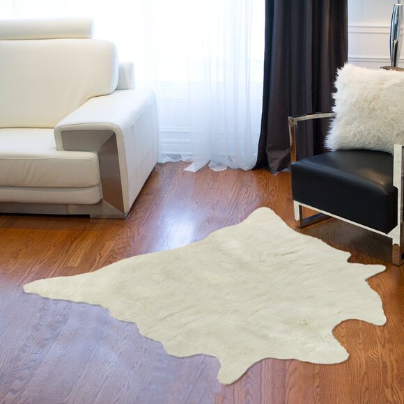 Luxe Home Decor Classic Faux Hide Rug | 1-Piece | Off-white | 4.25'x'5 - Picture 2 of 3